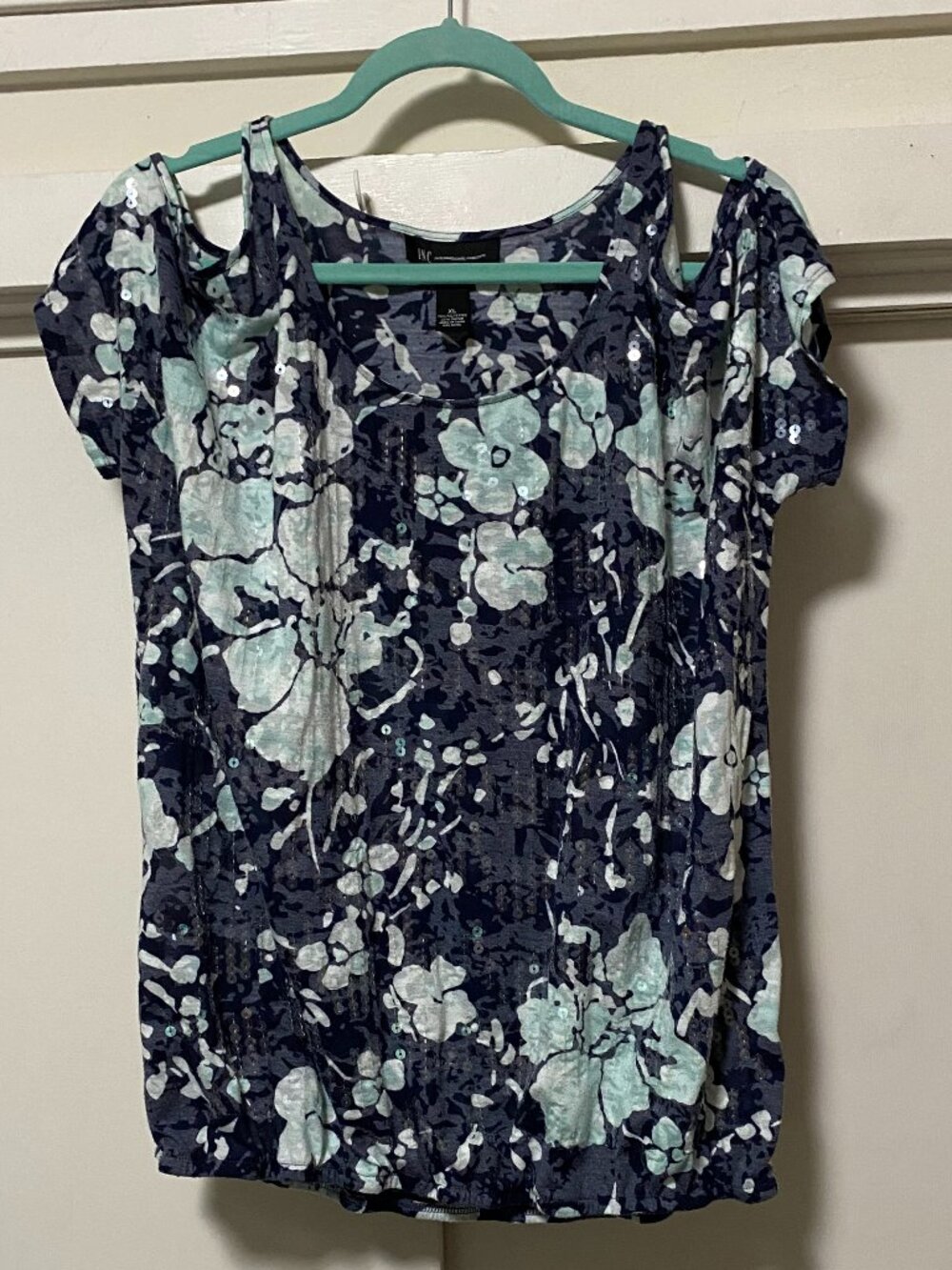 INC, International Concepts cold shoulder, black & blue w/sequins, size XL